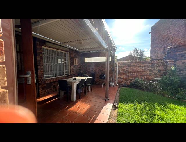 3 BEDROOM TOWNHOUSE FOR SALE IN RIDGEWAY